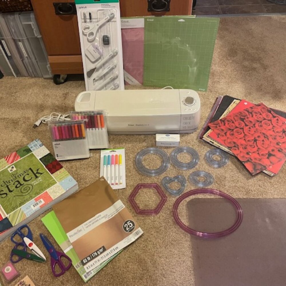 Cricut Eplorer Air 2 Bundle